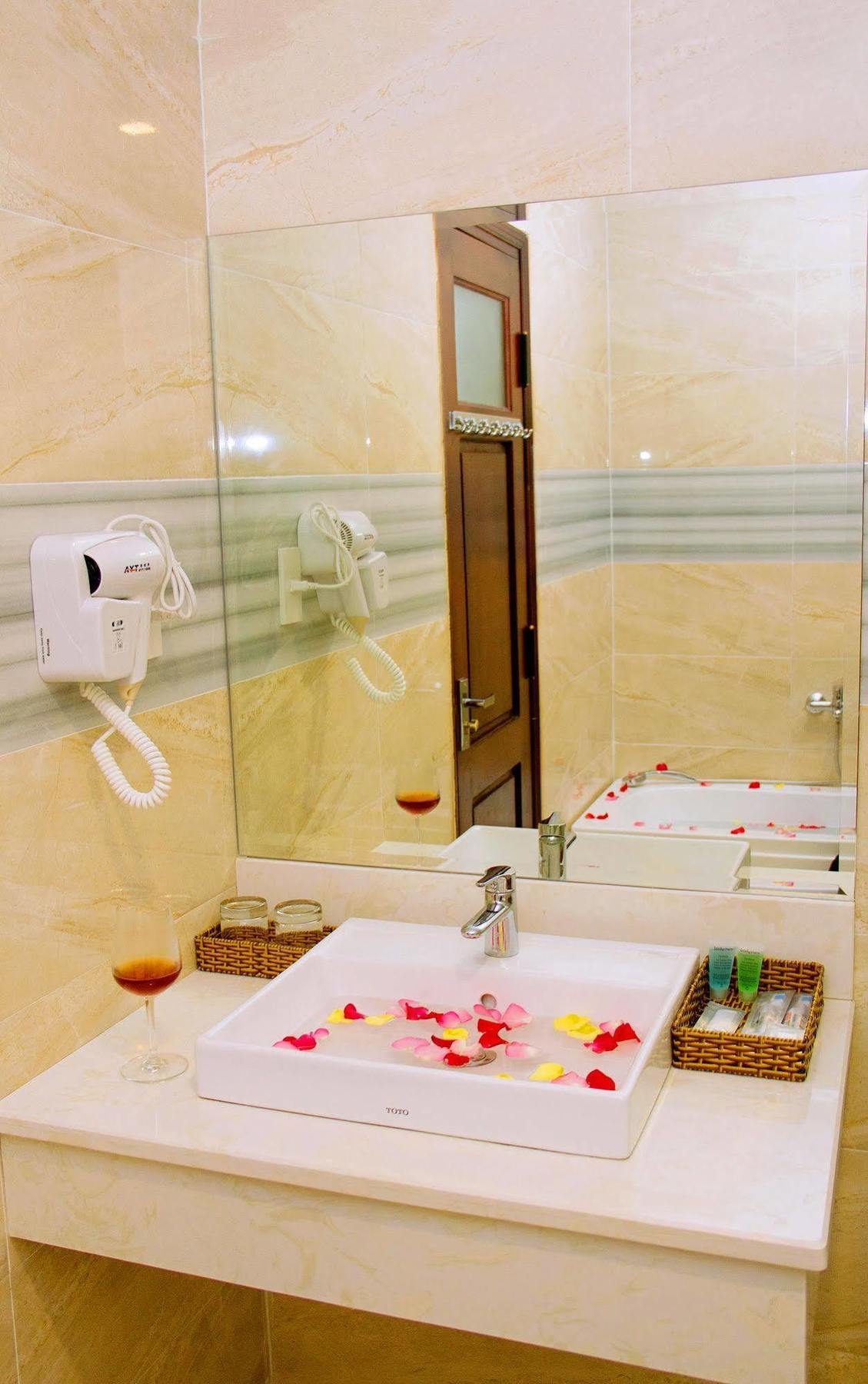 Sky Nha Trang Hotel Екстериор снимка